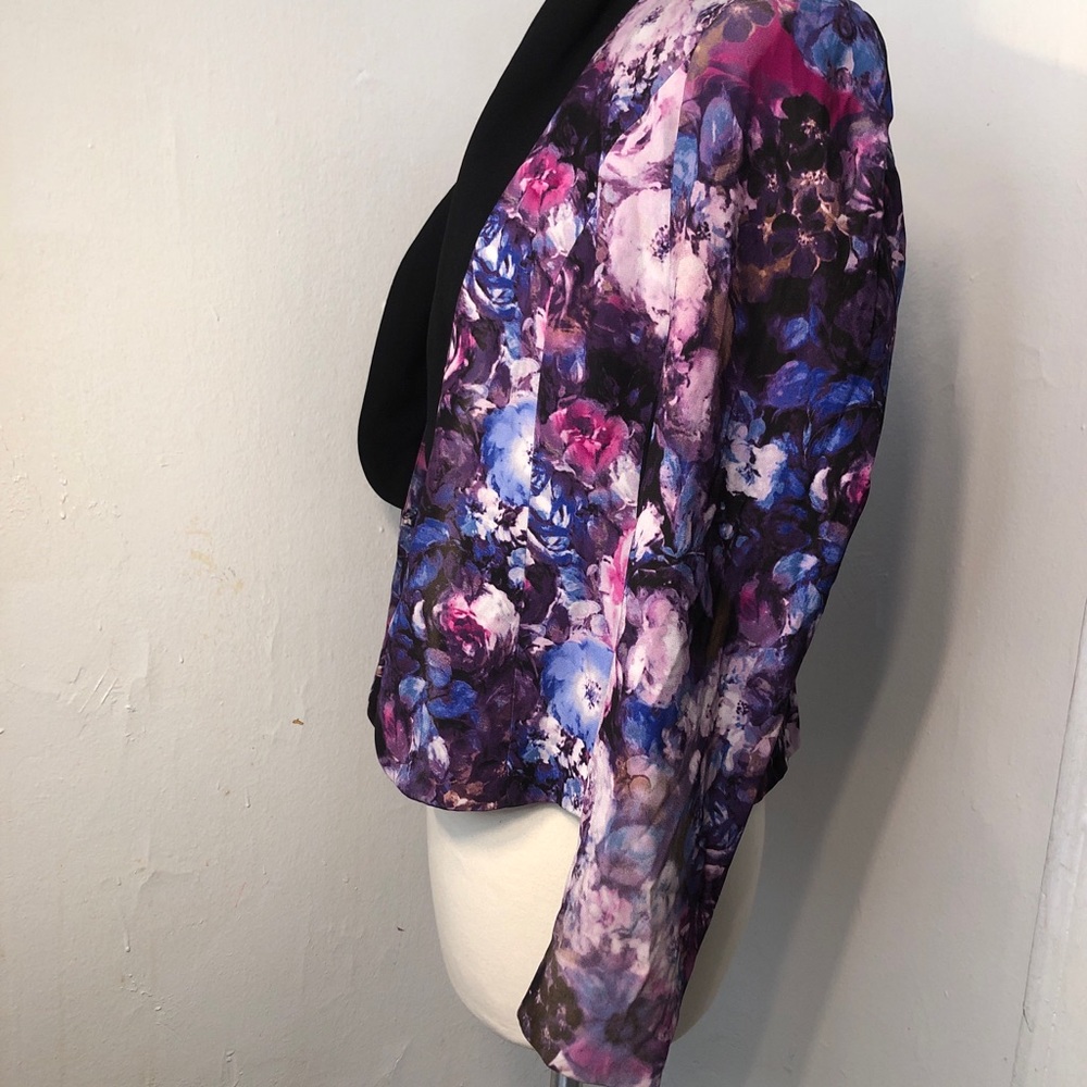 Cache Black Trim With Flowers Blazer Size 2 - image 5